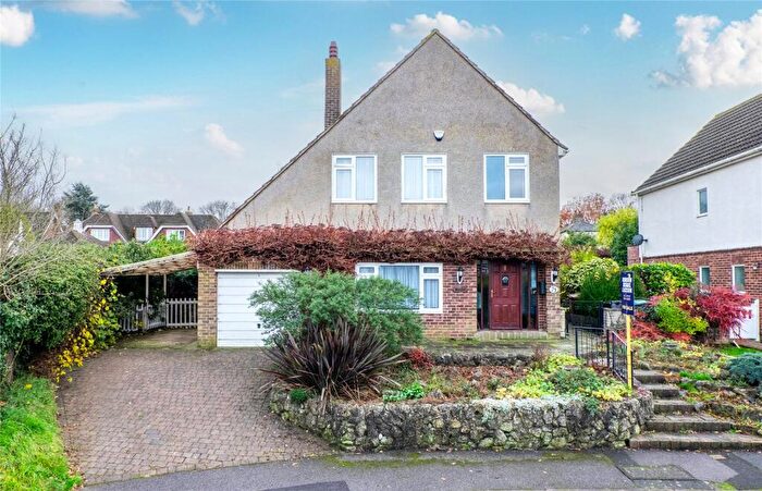 3 Bedroom Detached House For Sale In Racefield Close, Shorne, Kent, DA12