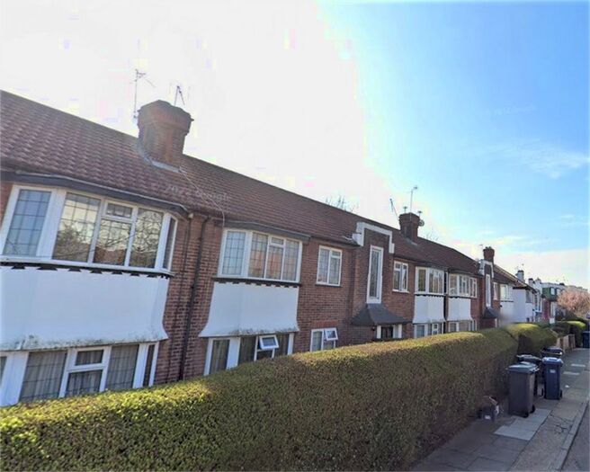 2 Bedroom Flat To Rent In York Way, London, N20