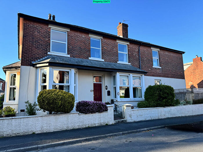 5 Bedroom Semi-Detached House For Sale In Hayfield Avenue, Poulton-le-Fylde, FY6