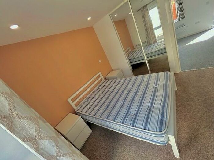 1 Bedroom Apartment To Rent In Richmond Road, Cardiff(City), CF24