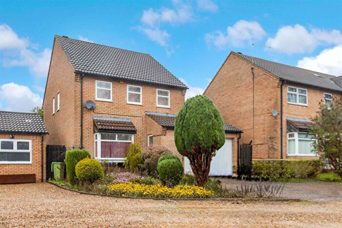 4 Bedroom Detached House For Sale In The Craven, Heelands, Milton Keynes, MK13