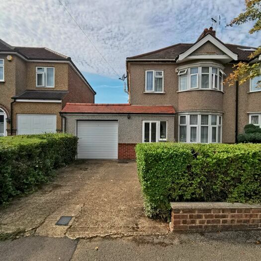 4 Bedroom Semi-Detached House To Rent In Lankers Drive, Harrow, HA2