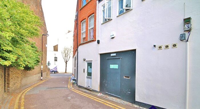 3 Bedroom Flat To Rent In Criterion Mews, London, N19