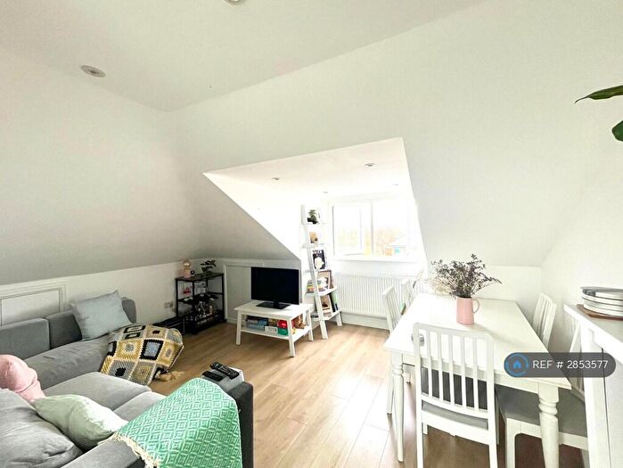 3 Bedroom Maisonette To Rent In West End Lane, London, NW6