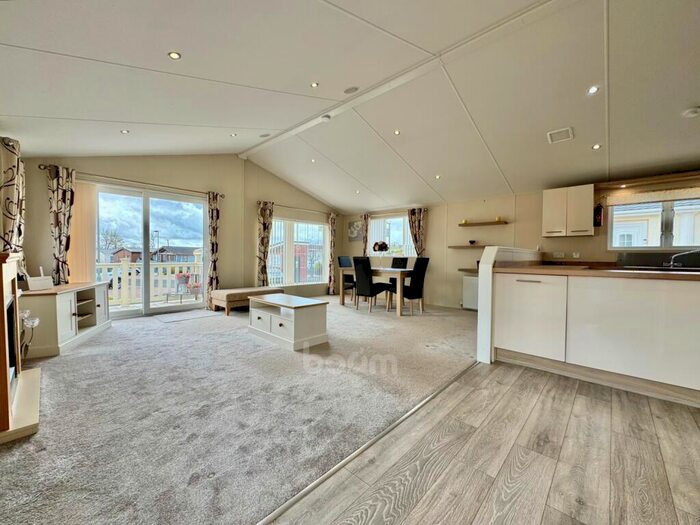 2 Bedroom Park Home For Sale In Willow Park, Burnhouse, Beith, KA15