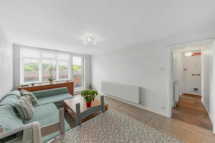 1 Bedroom Flat To Rent In Blincoe Close, London, SW19