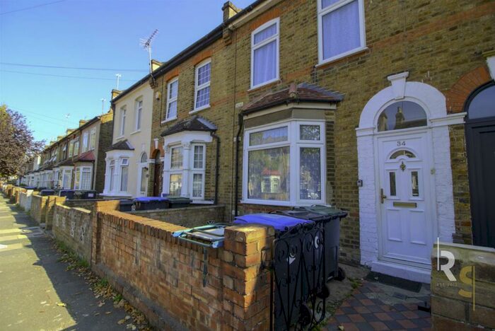 3 Bedroom Terraced House To Rent In Catisfield Road, Enfield, EN3