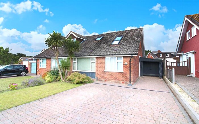 2 Bedroom Bungalow To Rent In Barnside Way, Liss, Hampshire, GU33