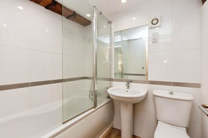 3 Bedroom Flat To Rent In Abbey Mill, , Mill Street, GL20