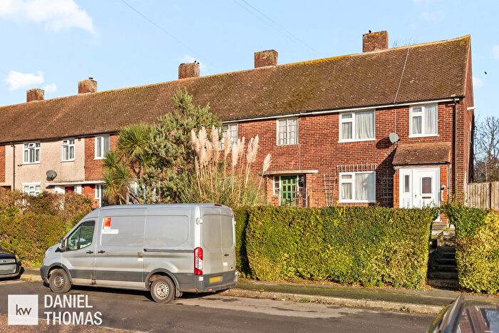 3 Bedroom Terraced House For Sale In Princesfield Road, Waltham Abbey, EN9