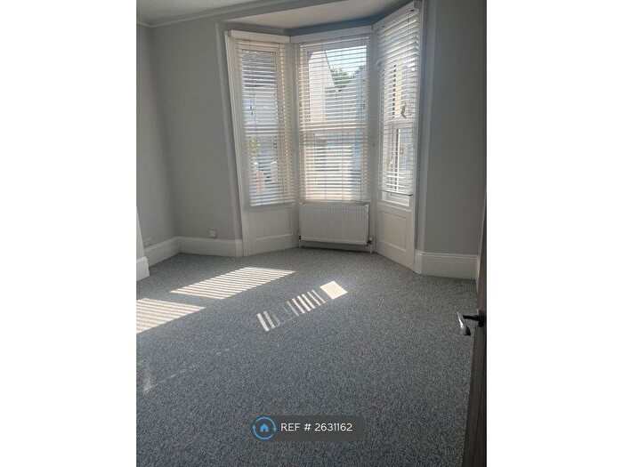 1 Bedroom Flat To Rent In Trafalgar Road, Portslade, Brighton, BN41