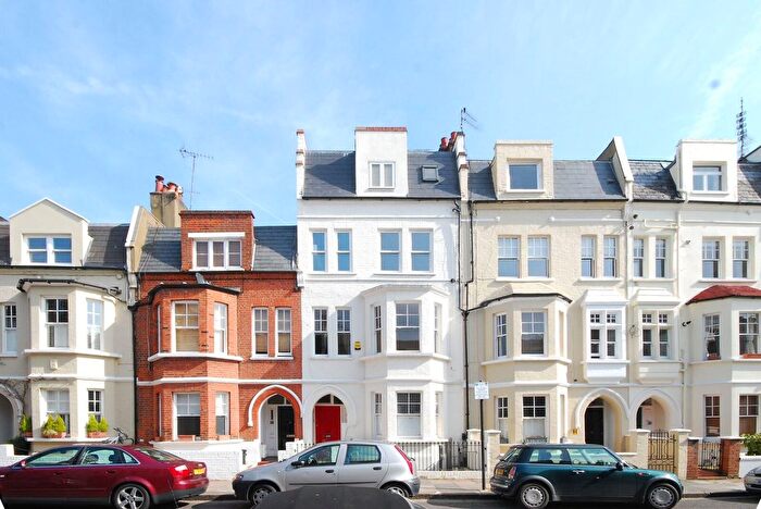 1 Bedroom Flat To Rent In Dancer Road, Parsons Green, London, SW6