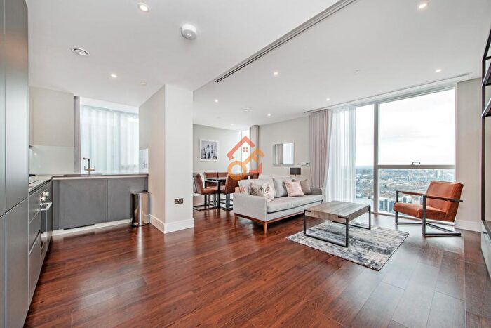 3 Bedroom Flat To Rent In Maine Tower, Harbour Way, London, E14