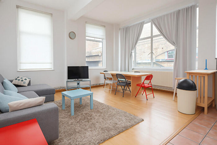 3 Bedroom Apartment To Rent In Laburnum Street, London, E2