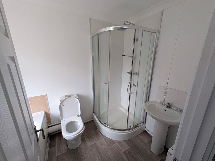 3 Bedroom Terraced House To Rent In Church Road, Swansea, SA7