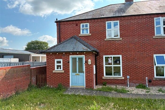 3 Bedroom End Of Terrace House To Rent In Curtis Close, LN9