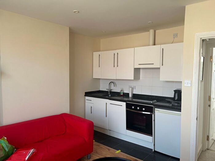 2 Bedroom Flat To Rent In Beverley Road, Horfield, Bristol, BS7