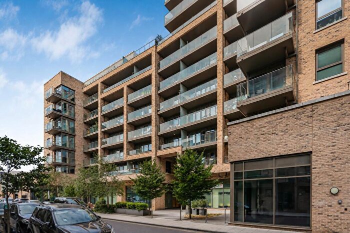 Apartment For Sale In Hemming Street, London, E1