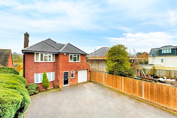 4 Bedroom Detached House For Sale In Little Pipers Wexham Street, Slough, SL3