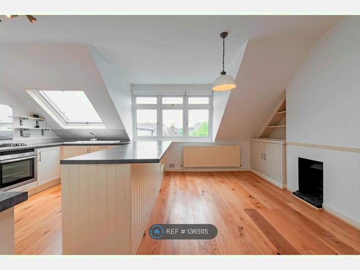 2 Bedroom Flat To Rent In Putney, London, SW15
