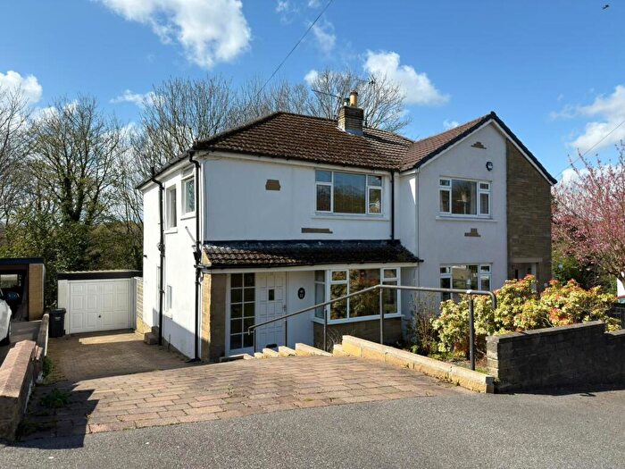 3 Bedroom Semi Detached House For Sale In Wood View Grove, Brighouse, HD6