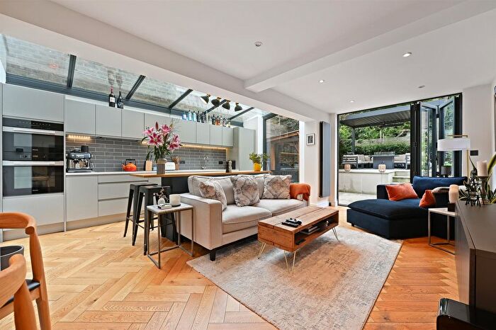 2 Bedroom Flat For Sale In Surrendale Place, Little Venice, London, W9
