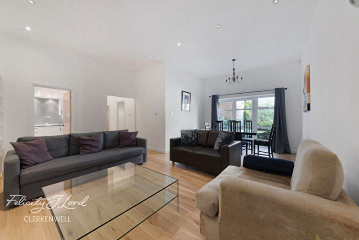 2 Bedroom Flat For Sale In - Goswell Road, London, EC1V