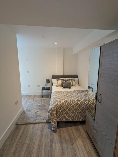 Studio To Rent In Station Rd, Kings Langley, WD4