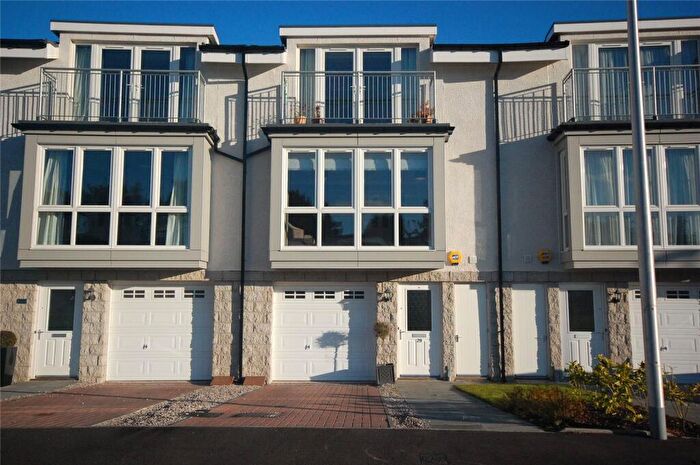 3 Bedroom House To Rent In Woodlands Terrace, Cults, Aberdeen, AB15