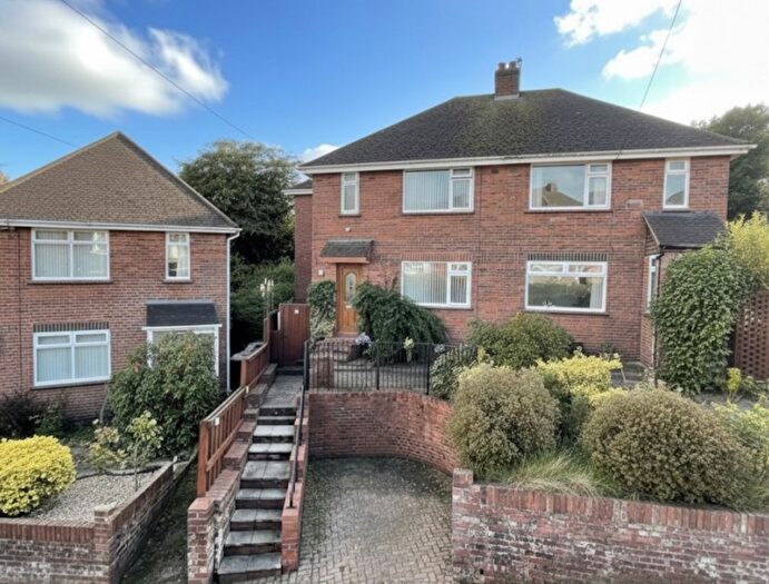 4 Bedroom Semi-Detached House For Sale In Broadway Hill, St Thomas, EX2