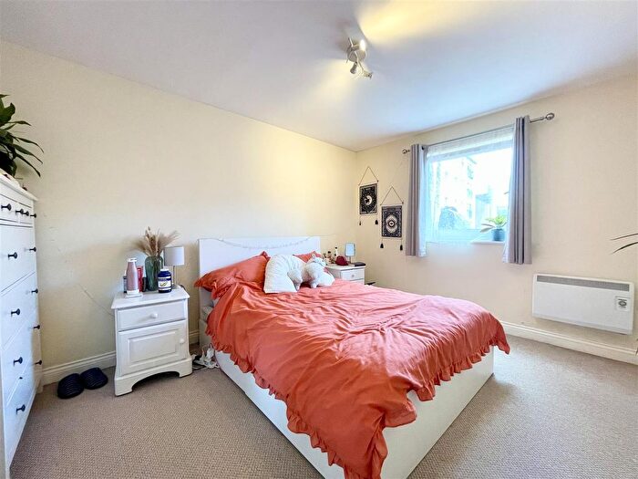 2 Bedroom Flat To Rent In White Star Place, Southampton, SO14