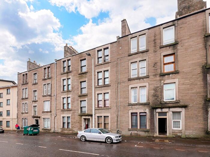 1 Bedroom Flat To Rent In Strathmore Avenue, Coldside, Dundee, DD3