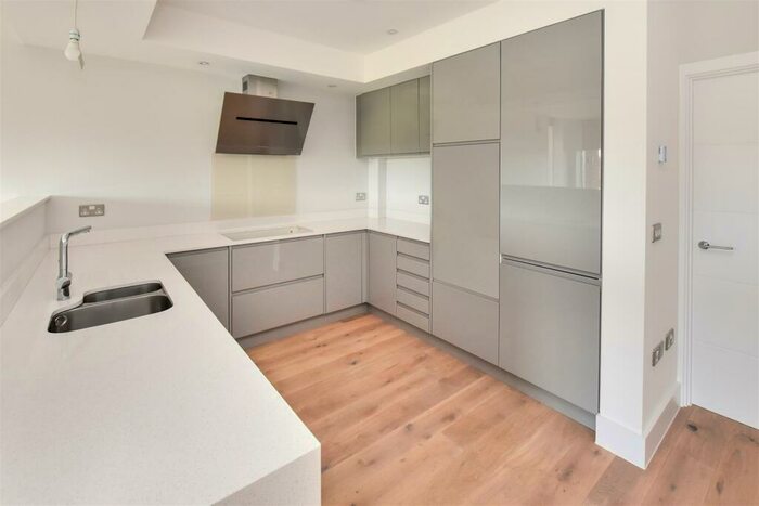 3 Bedroom Apartment To Rent In Oxford Epc Rating D, OX4