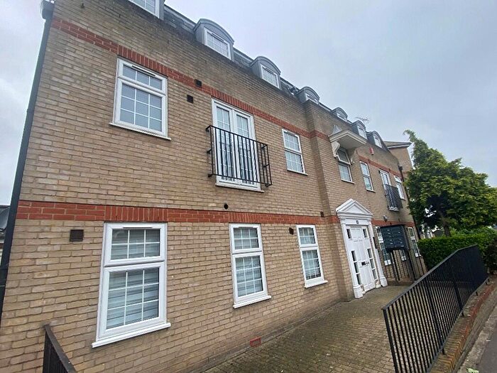 1 Bedroom Flat To Rent In Howard Close, Waltham Abbey, Essex, EN9