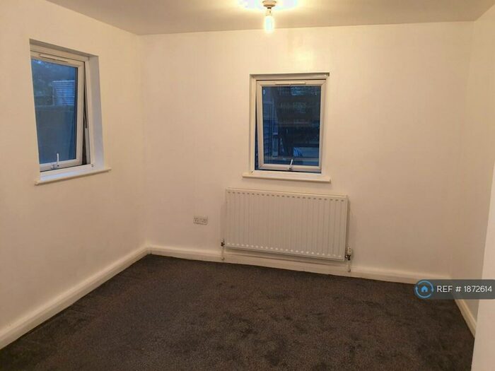 2 Bedroom Flat To Rent In Wood Vale, Honor Oak Park, SE23