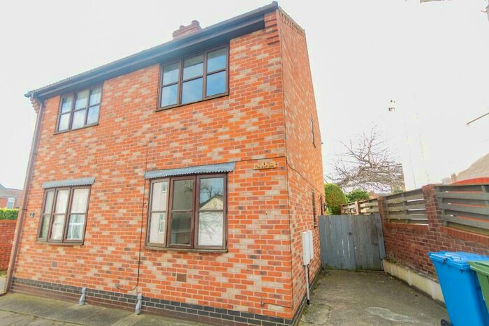 1 Bedroom Semi-Detached House To Rent In Beck Lane, HU12