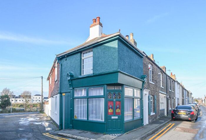 4 Bedroom End Of Terrace House To Rent In Walmer, Deal, CT14