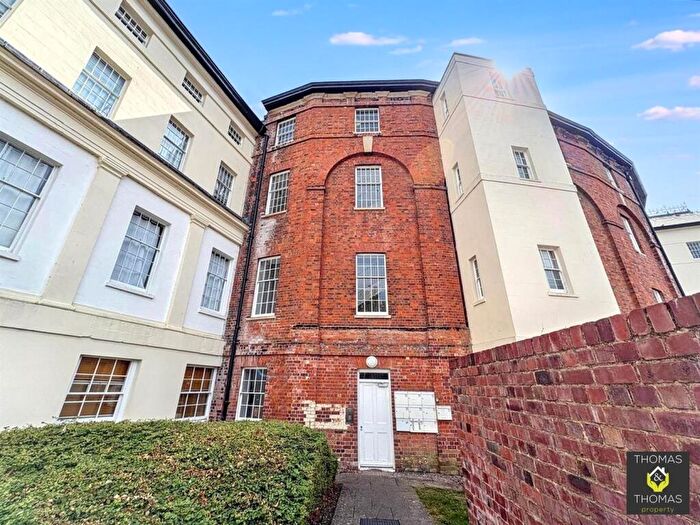 2 Bedroom Flat For Sale In The Crescent, Gloucester, GL1