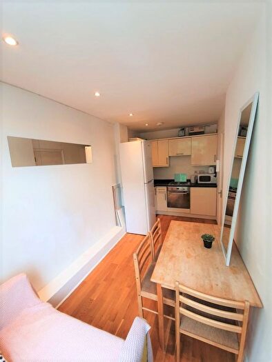 3 Bedroom Flat To Rent In Holloway Road, London, N7