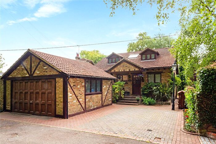 4 Bedroom Detached House For Sale In Fordbridge Road, Sunbury-On-Thames, TW16