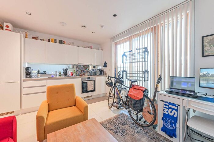 Studio To Rent In Cobblestone Square, Wapping, London, E1W