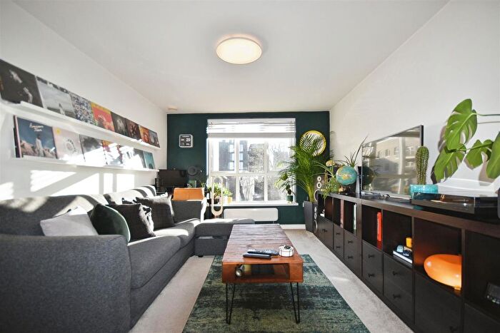 1 Bedroom Flat For Sale In Booth House, High Street, Brentford, TW8