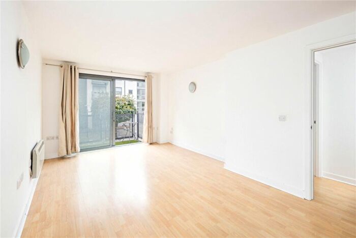 2 Bedroom Flat For Sale In Dakota Building, Deals Gateway, London, SE13