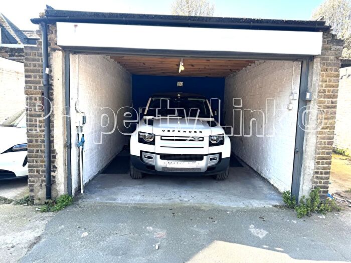 Garage / Parking To Rent In Cranbrook Rd, Ilford, IG1