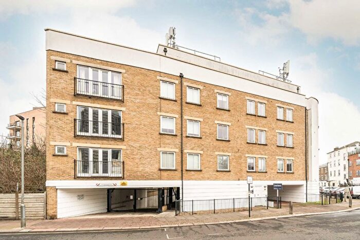 2 Bedroom Flat To Rent In Battersea High Street, London, SW11