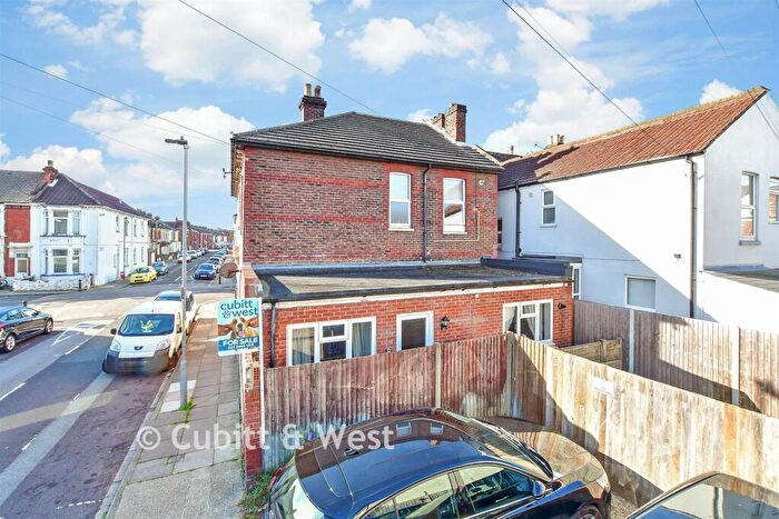 2 Bedroom Flat For Sale In Angerstein Road, North End, Portsmouth, Hampshire, PO2