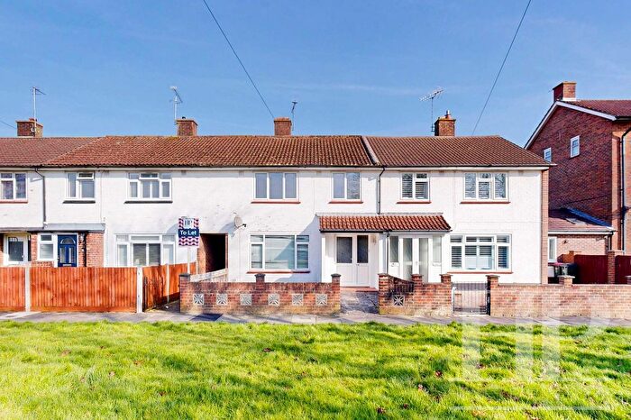 3 Bedroom Terraced House To Rent In Railey Road, Crawley, RH10