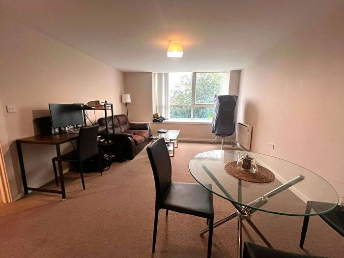 1 Bedroom Flat To Rent In Manchester Road, Altrincham, Greater Manchester, WA14