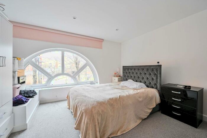 1 Bedroom Flat To Rent In Middleton Drive, Rotherhithe, London, SE16