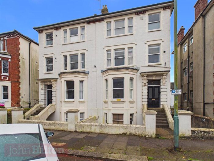 3 Bedroom Flat To Rent In Clarendon Villas, Hove, BN3